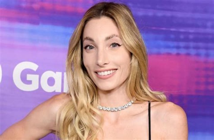 Avori in Bathing Suit Says "This Place is Gorgeous" — Celebwell