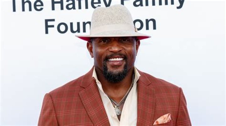 
How Much Money Does Ray Lewis Make? Latest Income Salary
